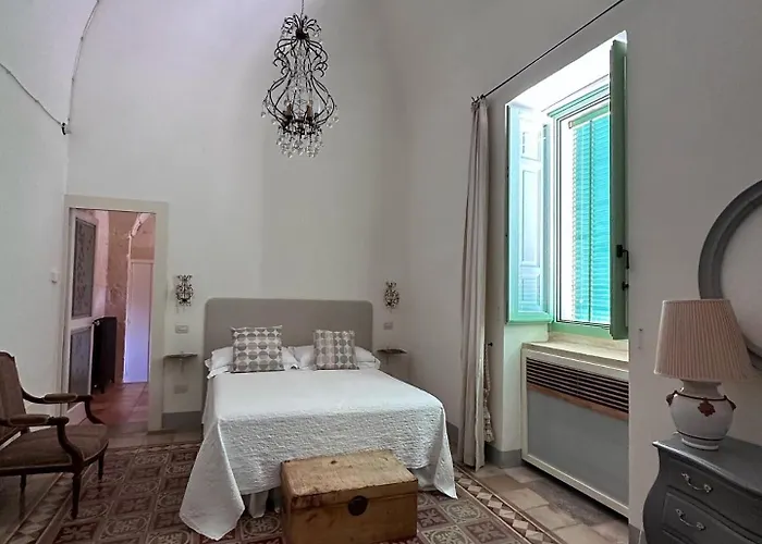 Palazzo Siena - & *